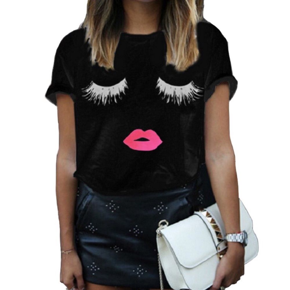 ✨HP✨Eyelashes and Lips T-Shirt - Picture 2 of 5